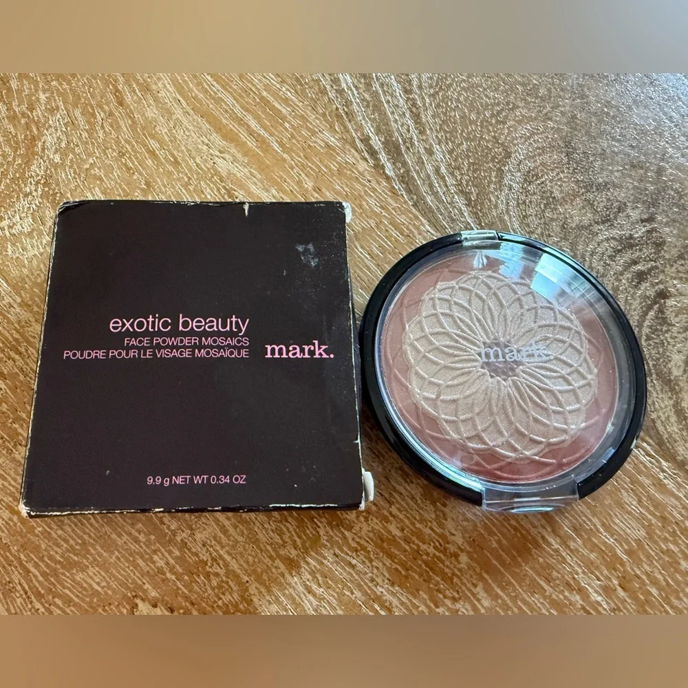 NWT Avon Mark Exotic Beauty Face Powder Mosaics Shimmer Highlight Illuminate
